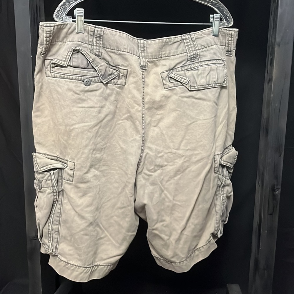 OLD Navy- brown cargo shorts - Picture 5 of 5